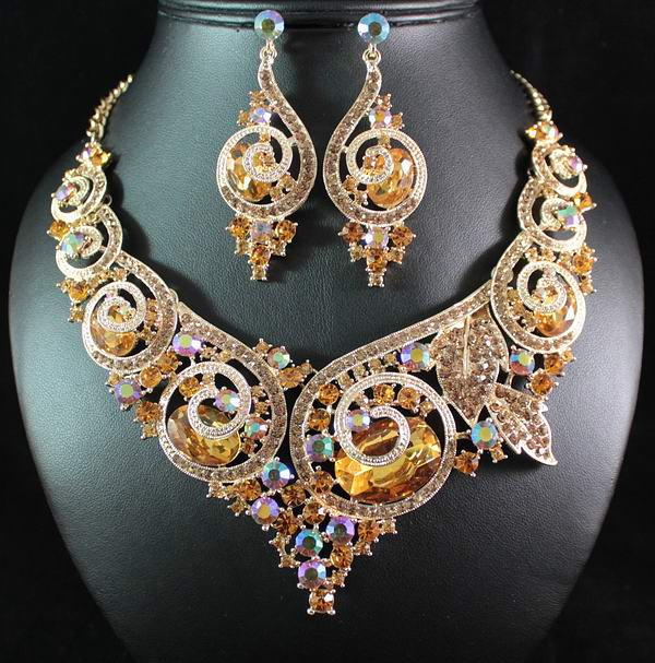 ORNATE GOLD AUSTRIAN RHINESTONE BIB STATEMENT NECKLACE EARRING SET BRIDAL N1669G