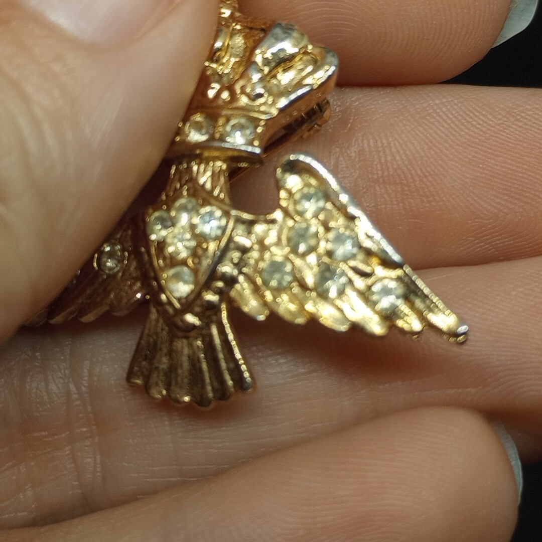 Vintage Gold Tone CROWN EAGLE WINGS BROOCH Royal Queen Rhinestone Jewelry 50s ?