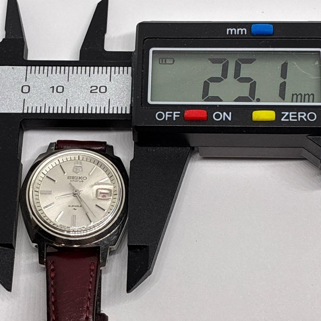 Excellent condition, working Seiko ladies’ vintage hand-wound watch with 21