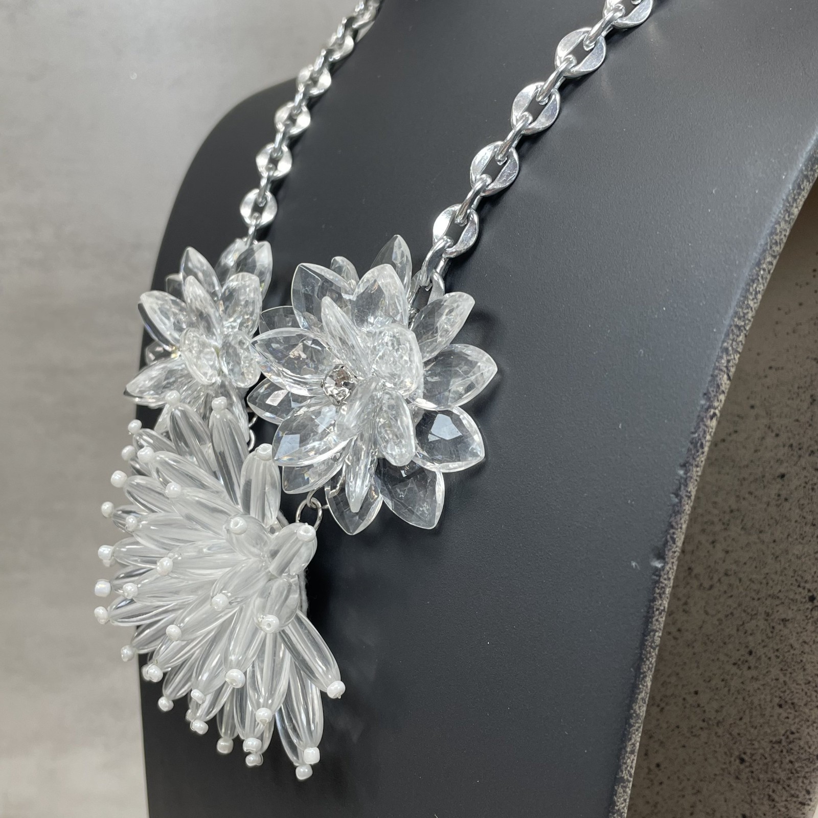 Chunky Clear Acrylic Flower Cluster Statement Bib Necklace Silver Tone Chain
