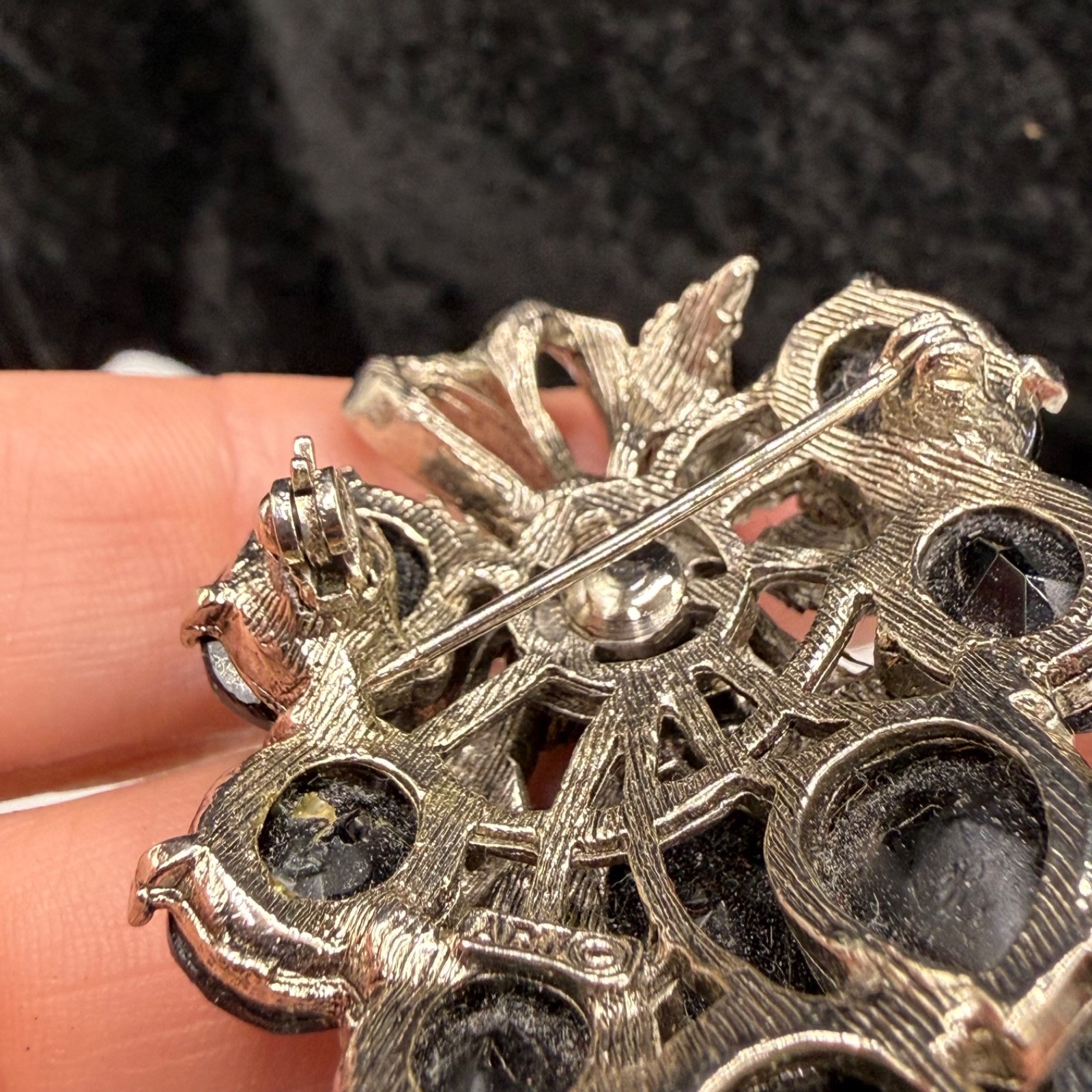 Vintage ART Rhinestone Brooch Black Silver Tone Signed