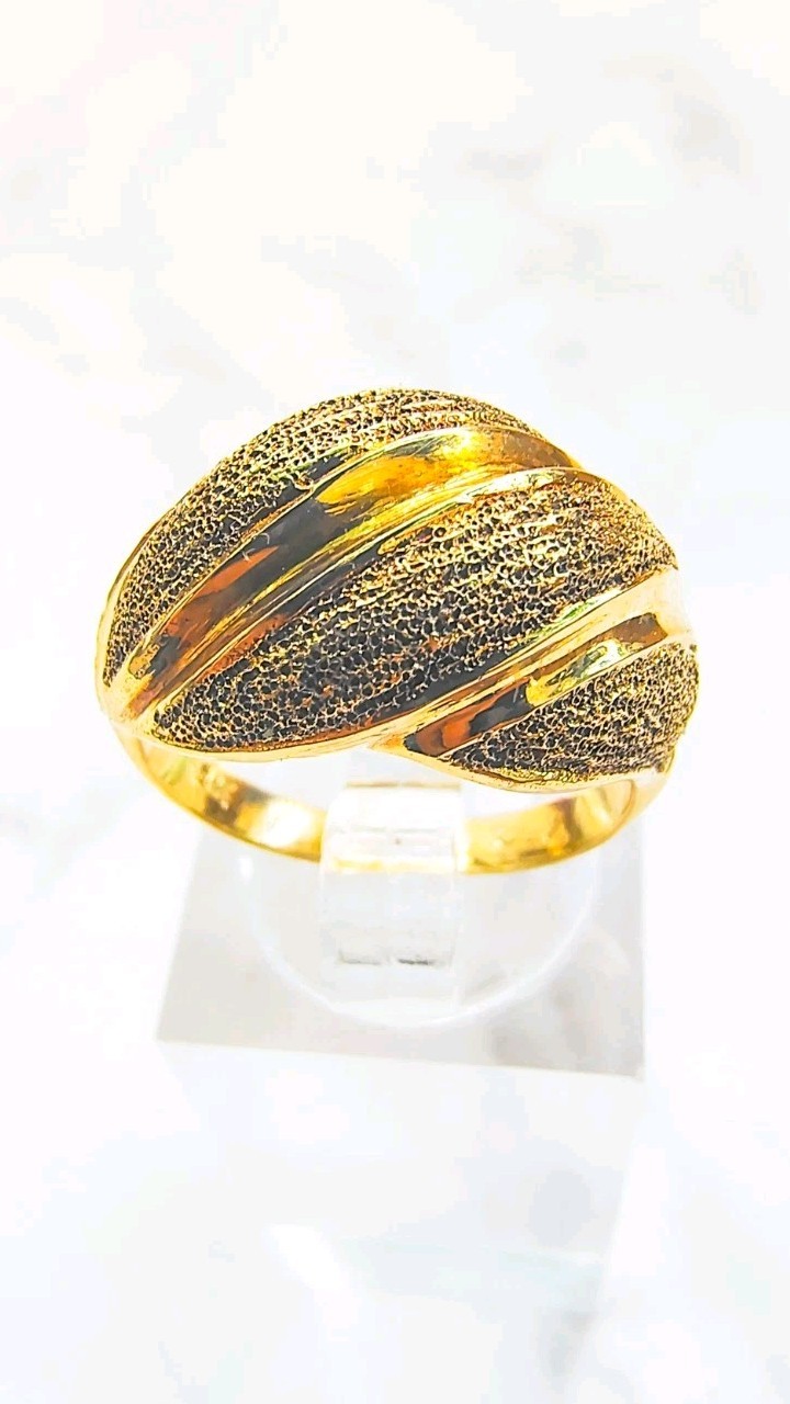 Antique 14K Yellow Gold Textured Dome Ring • Size 4.75 • 11.65mm • 4.97g