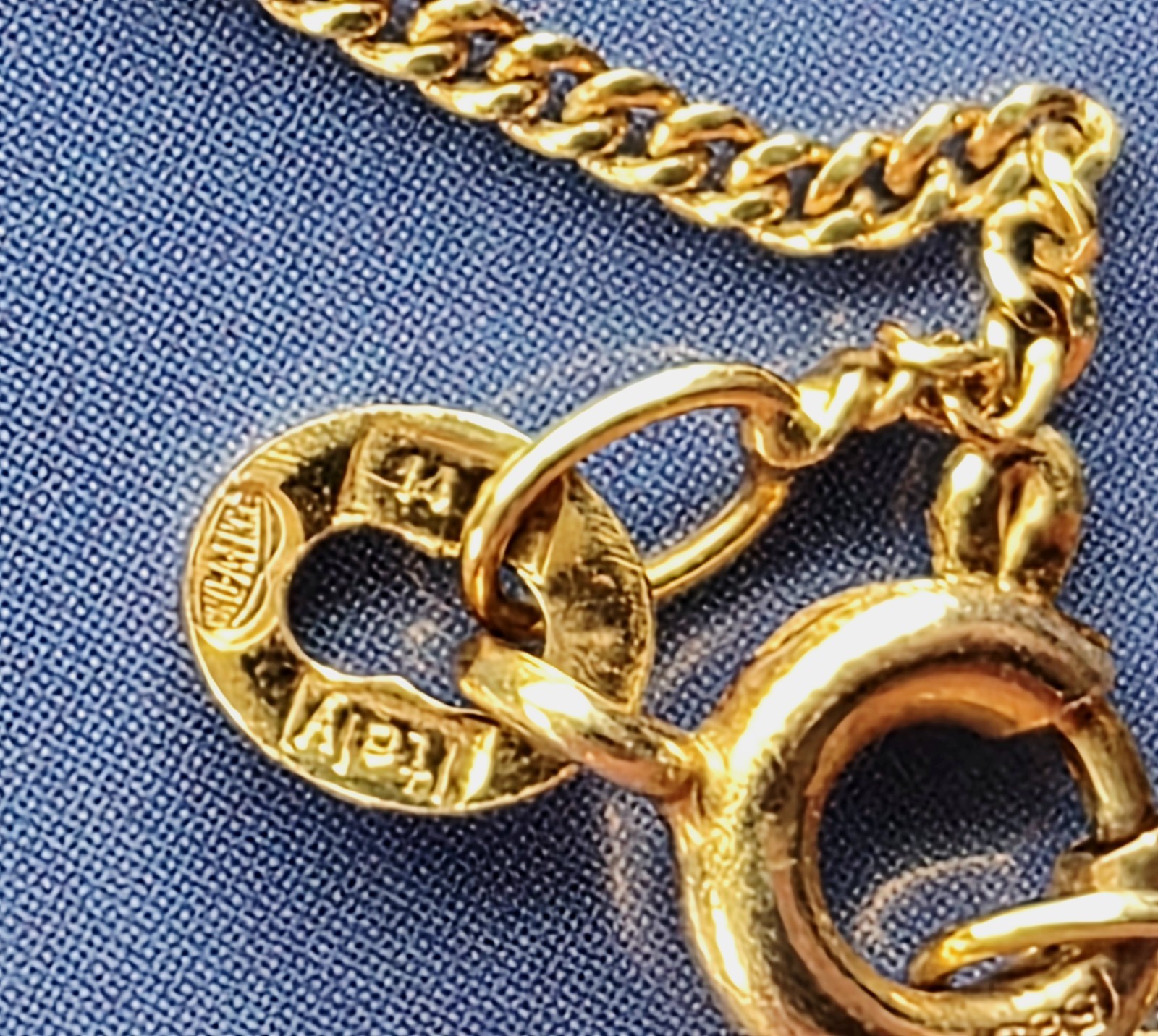 UNOAERRE 14K Italian Vintage Gold Station Chain Necklace 15″ 2.83g Rare