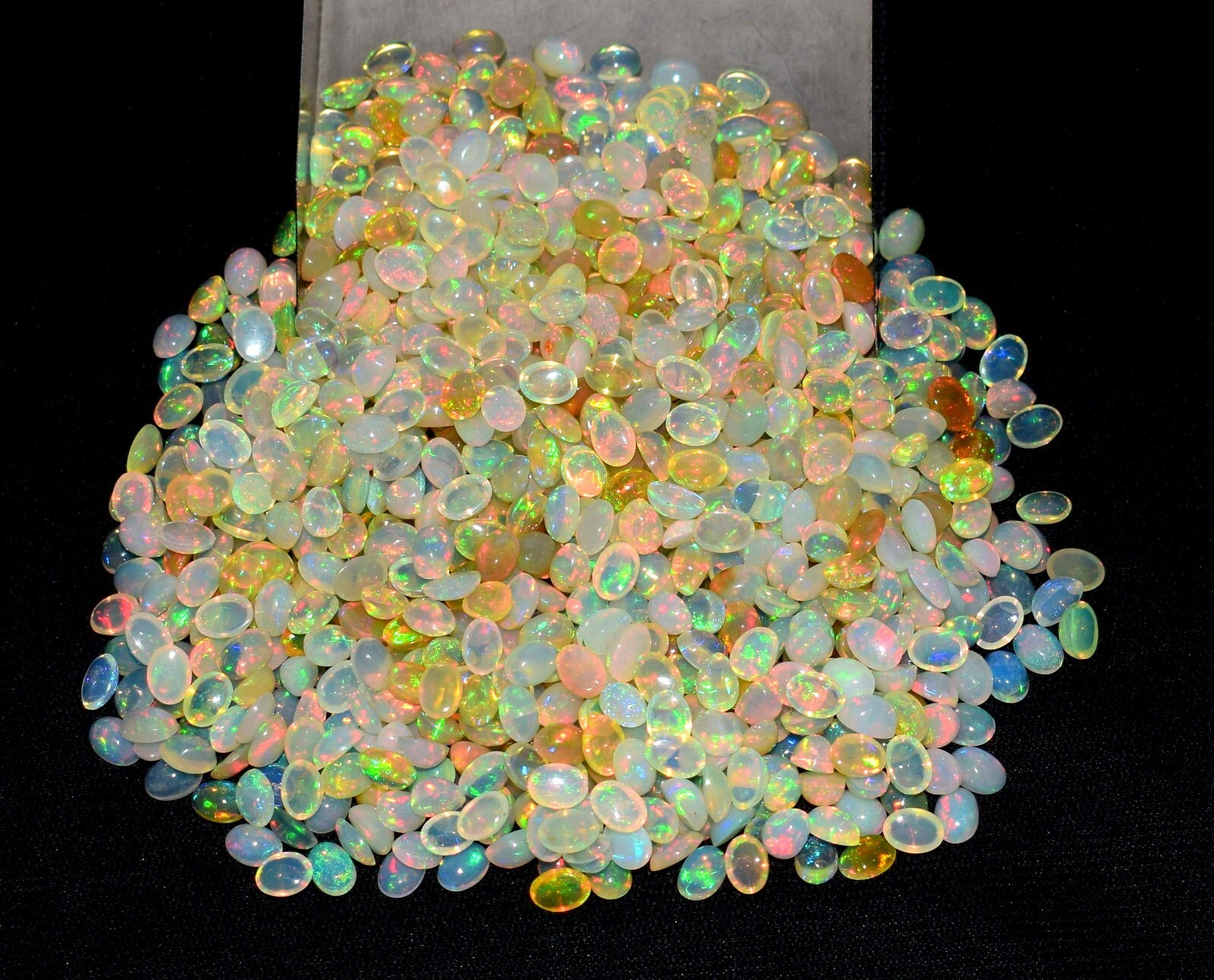 Natural Ethiopian Welo Multi Fire Opal Oval Cabochon Loose Gemstone 7×5 MM 1Pcs