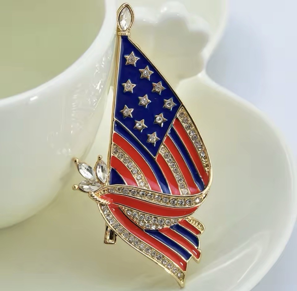 USA FLAG Patriotic Brooch Pin Red White Blue Rhinestones Enamel Gold Trim NEW