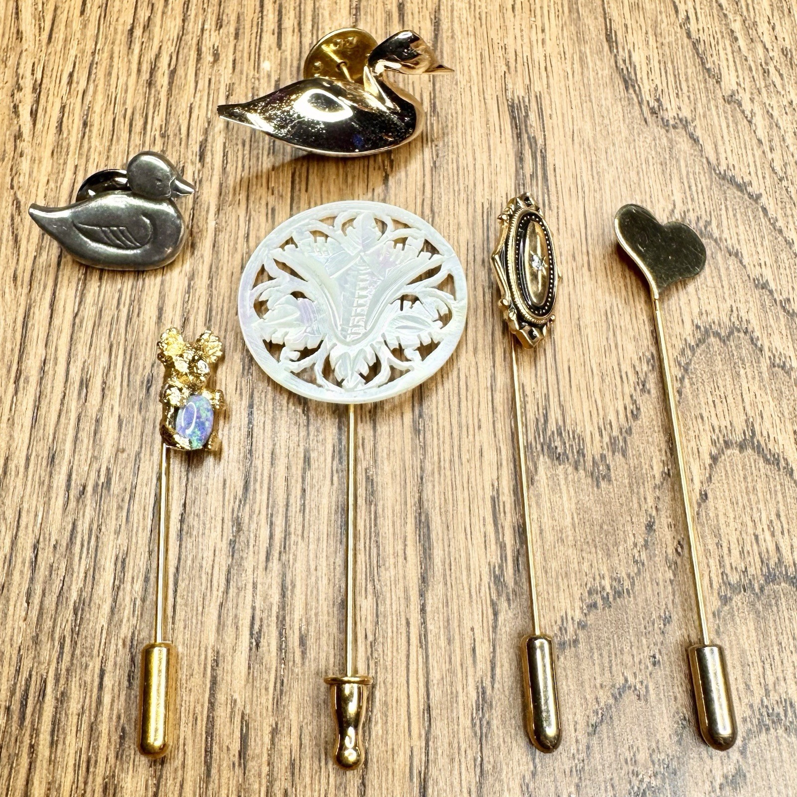 Vintage Estate Sale Brooch & Pin Lot 54 Pieces w/ 1940s Silhouette Jewelry Box