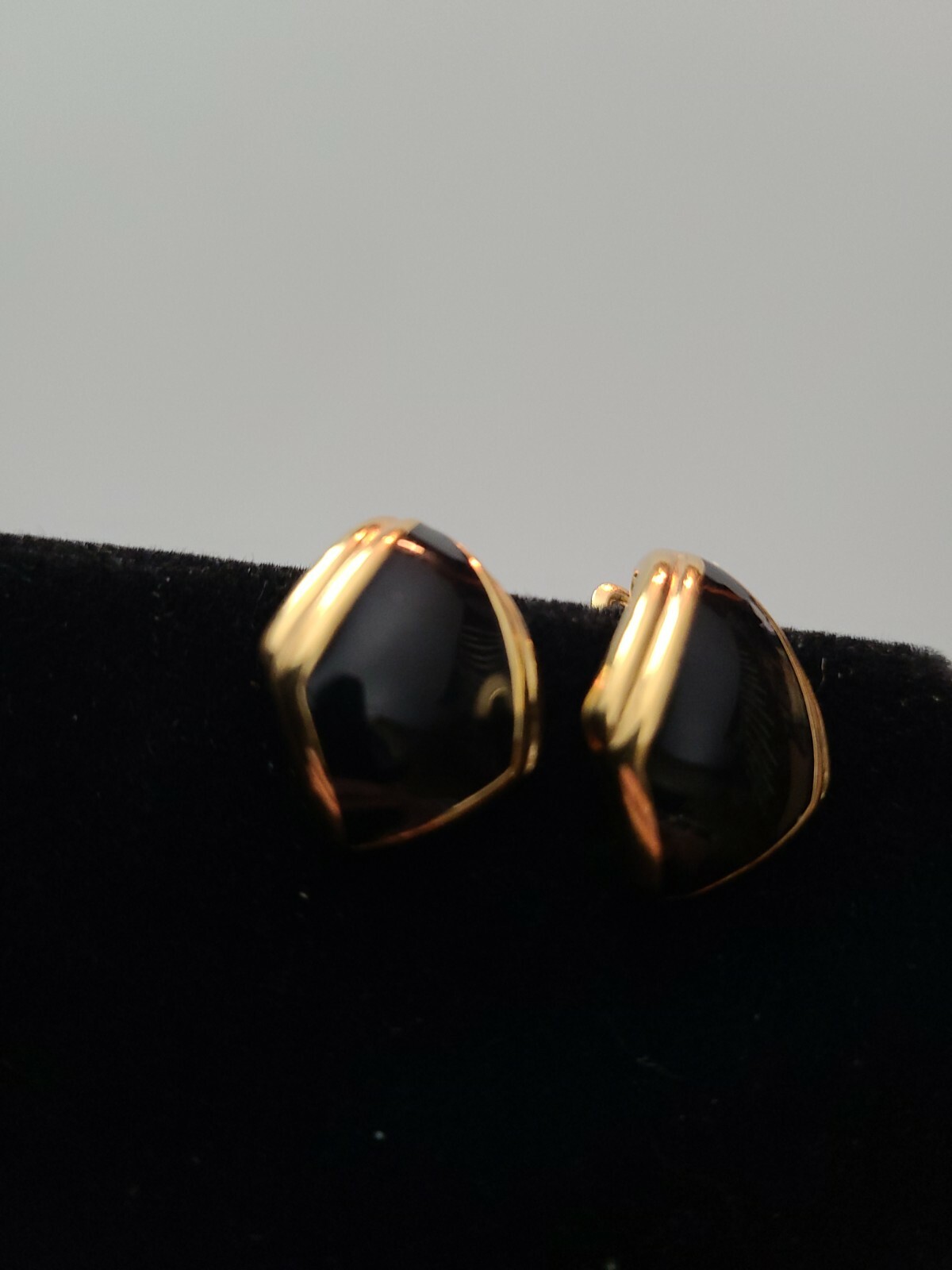 Monet Gold Tone And Black Enamel Kite Shaped Earrings 1″ x .75″ Dressy Classy