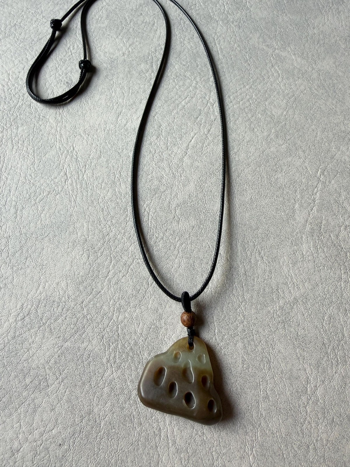 Natural Ivory brown Jade Taihu Stone Pendant Necklace太湖 brown Jade Necklace READ