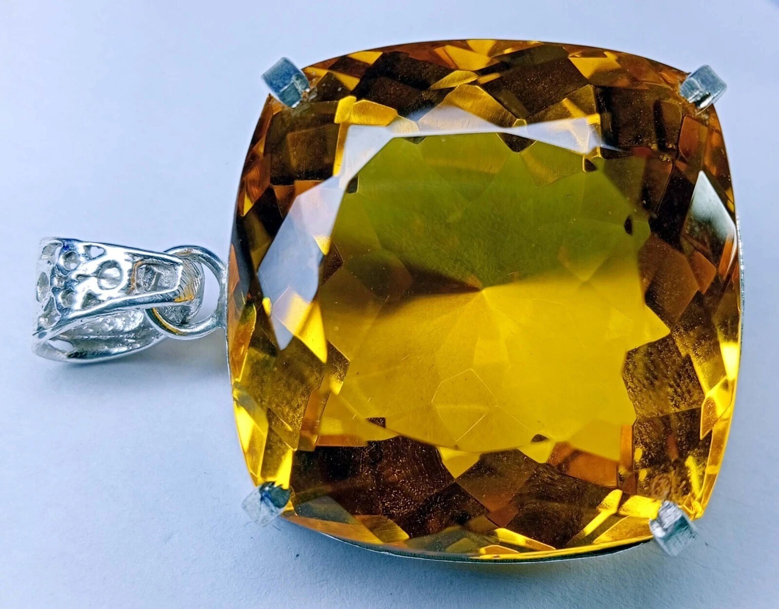 VVS Pendant Topaz Yellow Cushion Cut 134+ Ct Natural Gemstone EGL Certified