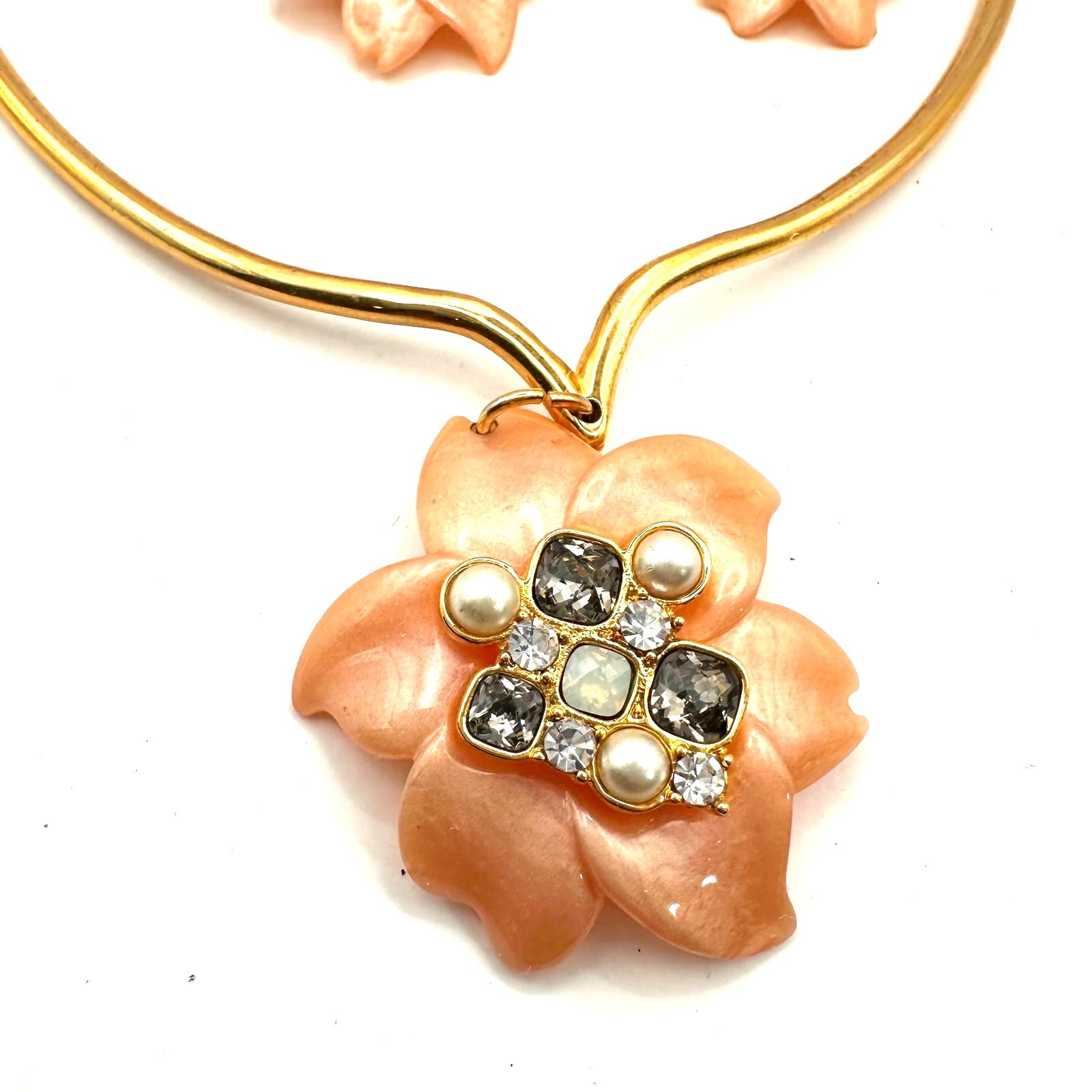 Vince Camuto Flower Necklace Set Earrings Jewelry Peach Gold Plated Jewelry