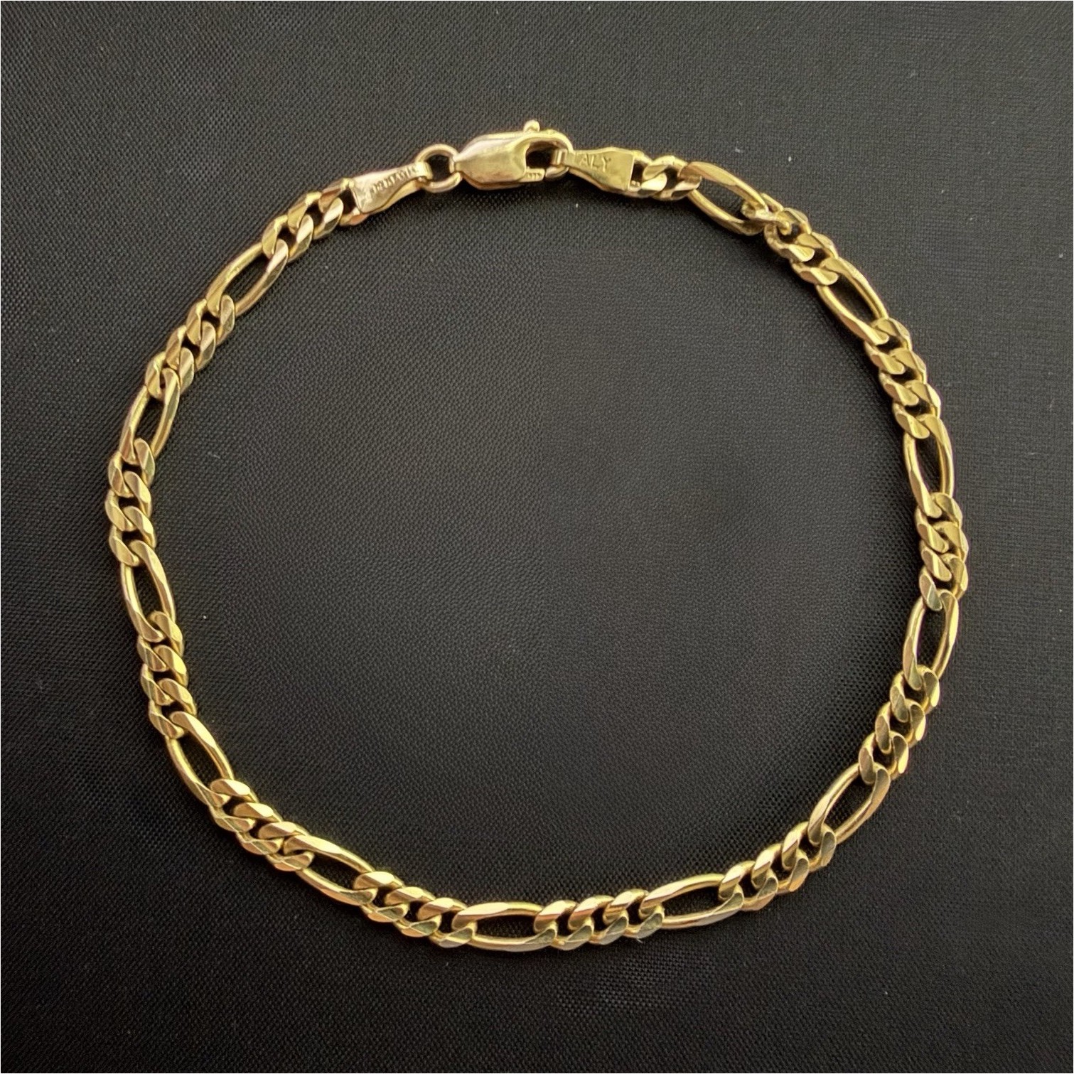 14K Yellow Gold Figaro Chain Bracelet 8 in Lobster Clasp Signed OTC 5.4 grams
