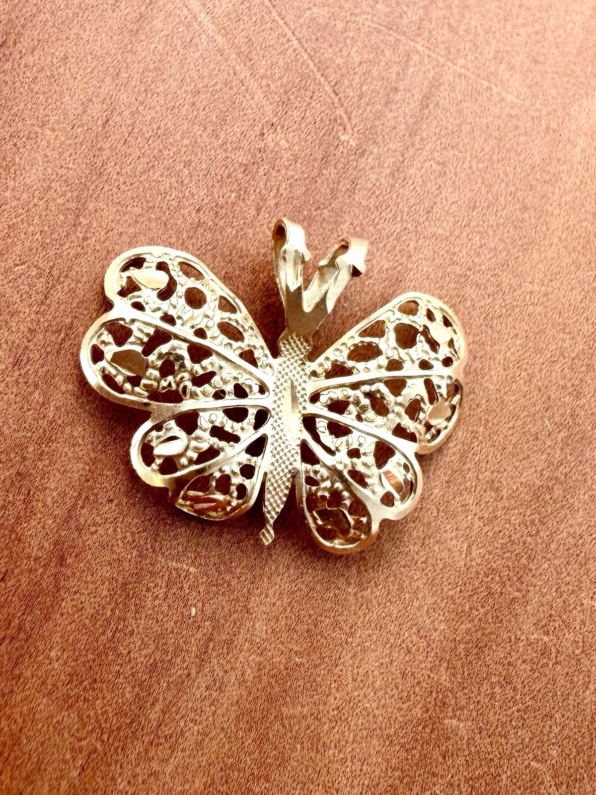 14K Solid Yellow Gold Filigree Butterfly Pendant 0.36g Estate Vintage Insect