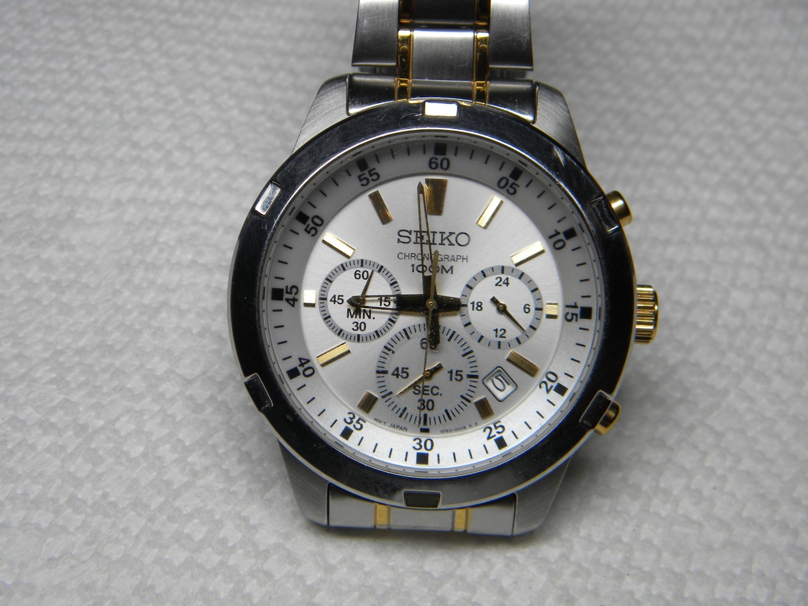 Seiko Chronograph 100M 4T53-00C0 with White Dial Very Short Band is Running