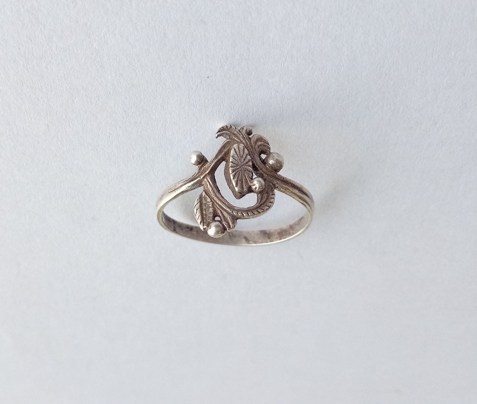 Vintage Beautiful Ring Sterling Silver 925 test Ukraine Women’s Jewelry size 8.5