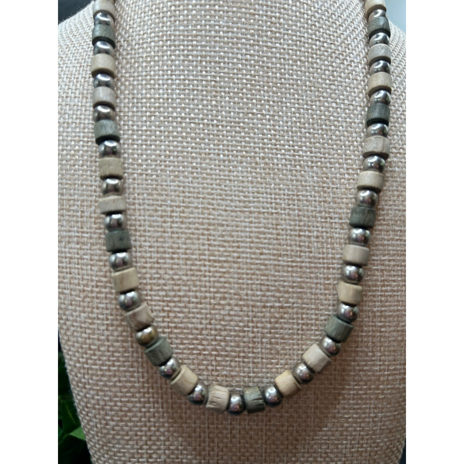 Panama Jack Wood Bead Necklace 18″ Silver Tone Earth Tones Boho Casual New