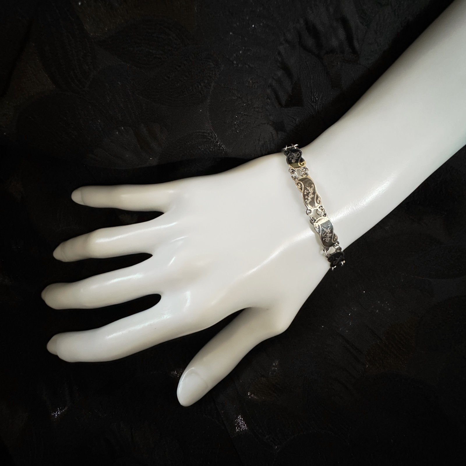 “SIAM STERLING” Thai Dancer Bracelet 6.5″ Sterling Silver w Niello Enamel 6.7g