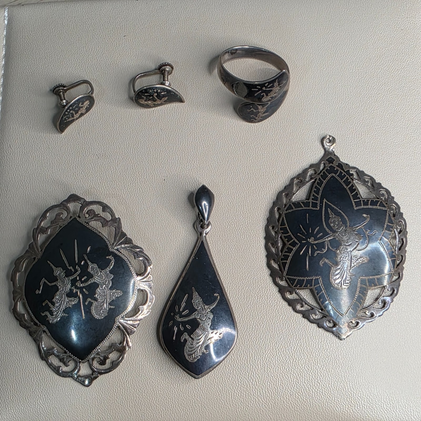 Vintage Siam Sterling Silver Niello 5pc Jewellery Set Pendants Brooch Ring