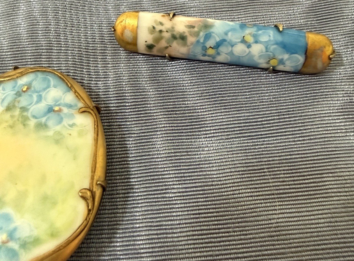 Antique Set Of 2 Painted Porcelain Brooches 1 Oval 1 Bar Floral In Brass 1900’s