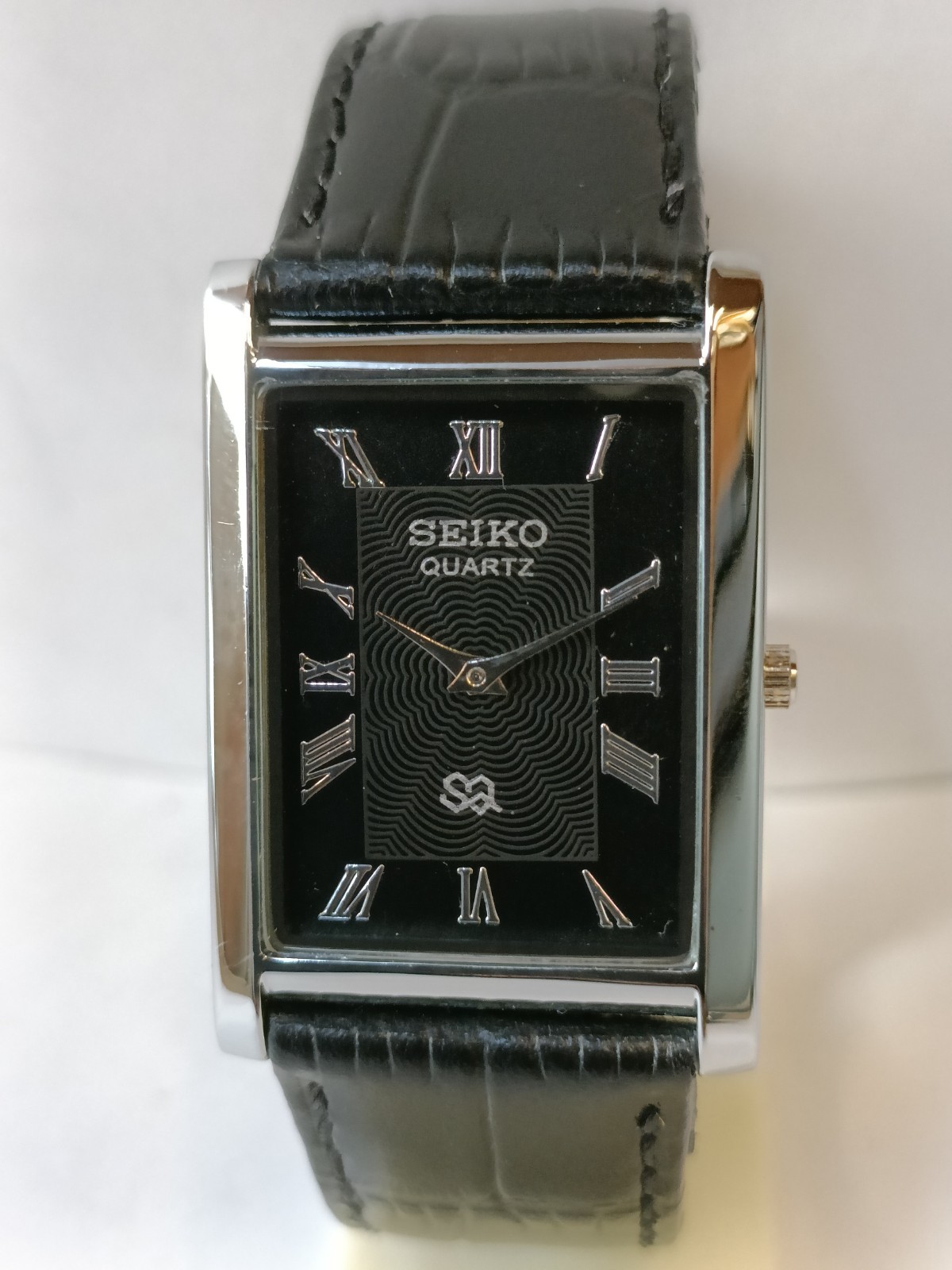 VINTAGE SEIKO SLIM QUARTZ BLACK DIAL JAPAN MEN’S WORKING DRESS WATCH