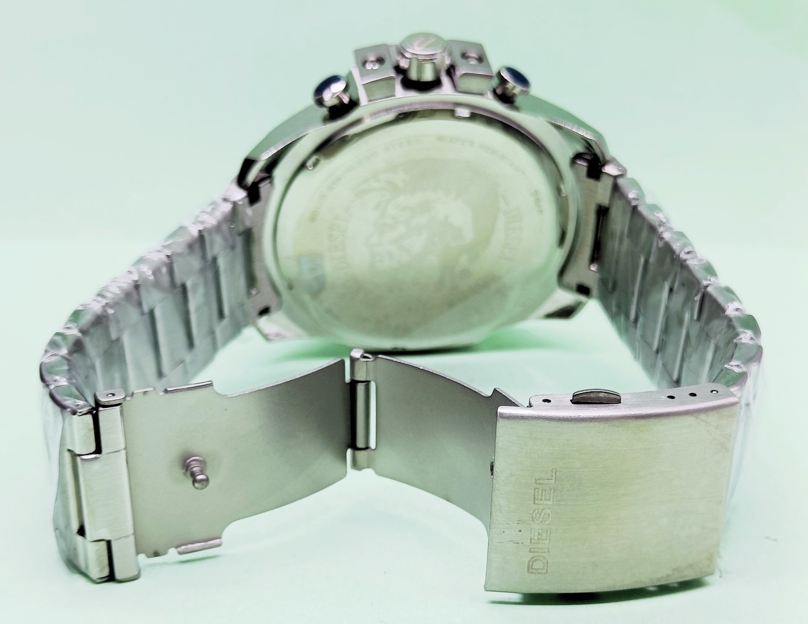 Fabulous Diesel 10 Bar “ONLY THE BRAVE” Chronograph Quartz Men’s Wrist Watch