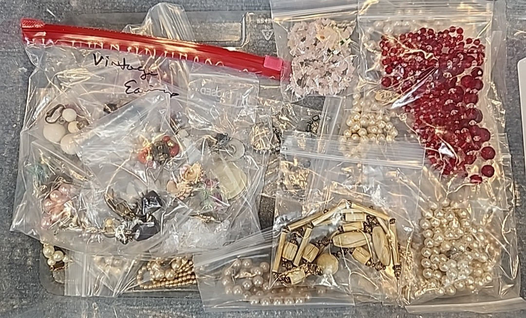 Jewelry Wearable Vintage Collection 5 Lbs Lot #515 See Description