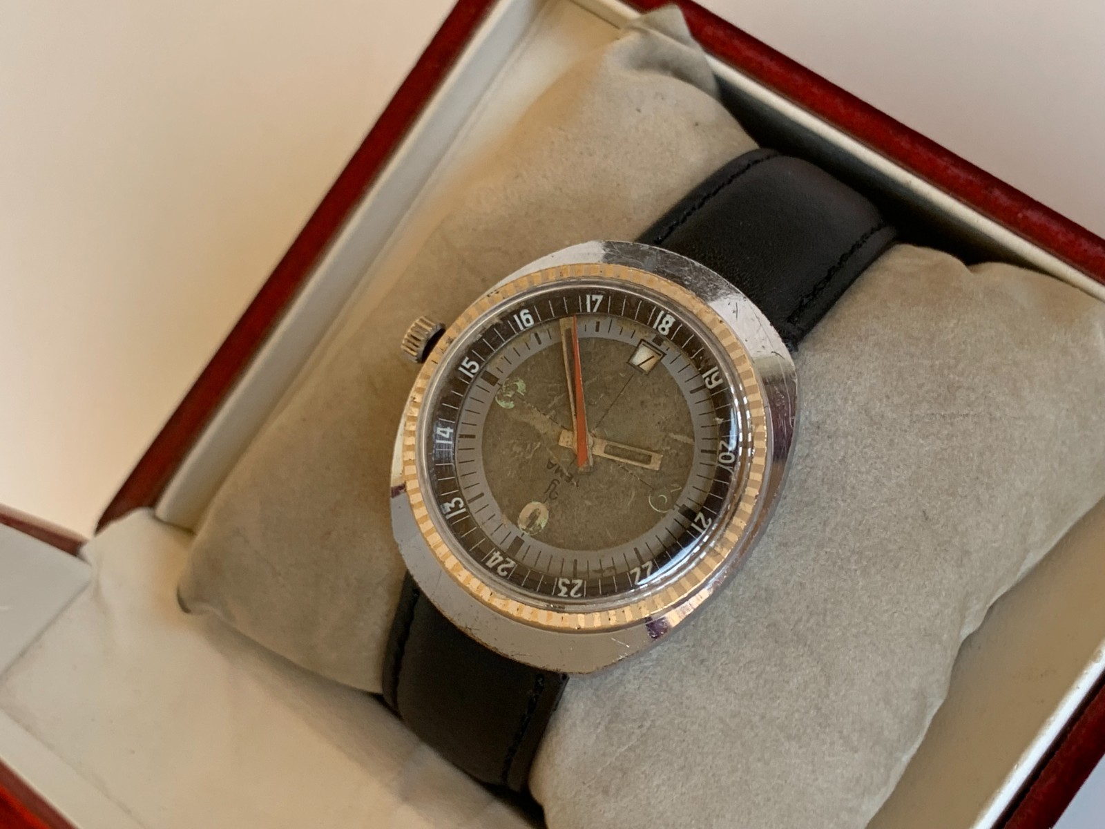 Vintage 1970s YEMA Sous-Marine Diver Watch 37mm Cushion Case Manual Wind Rare