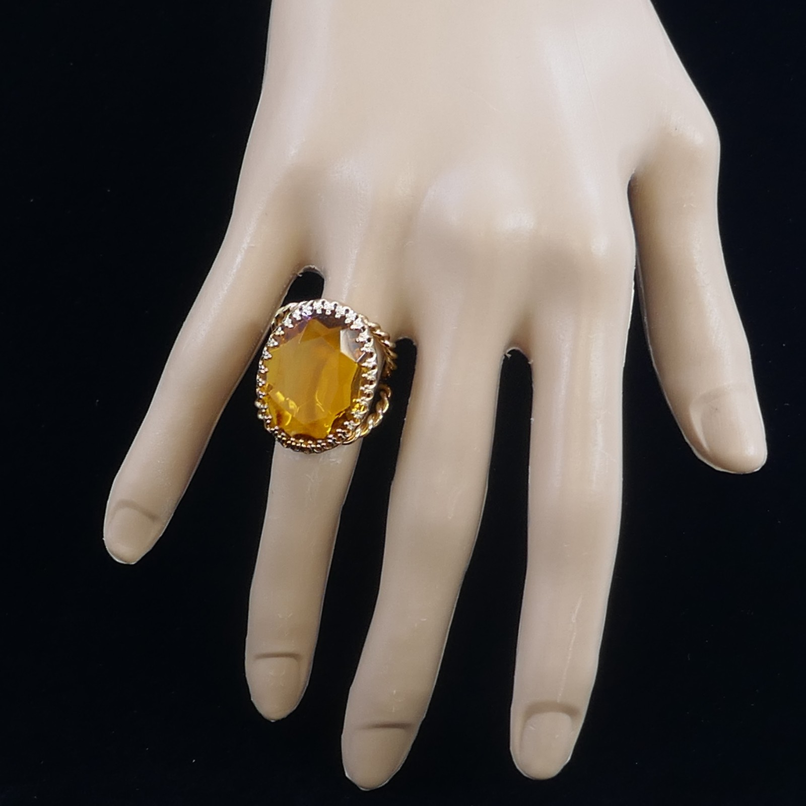 VINTAGE FAUX CITRINE FACETED GLASS RHINESTONE ADJUSTABLE GOLD-TONE OVAL RING