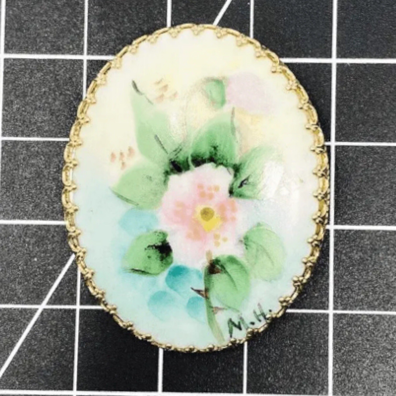Vintage Brooch Pink Flower Gold Tone Oval Cameo 2″ Hand Painted Artist Signed MH