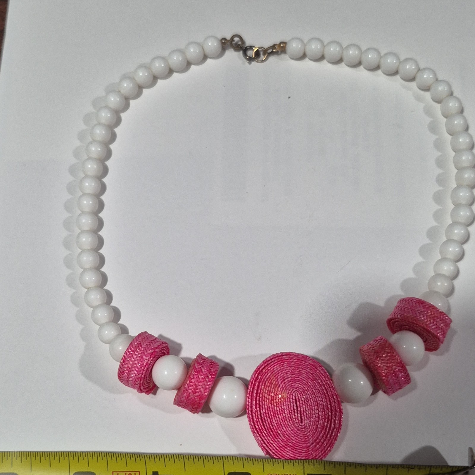 White & Pink Plastic Beaded Necklace Ball/Bead Chain Oval Pendant Lobster 18 in