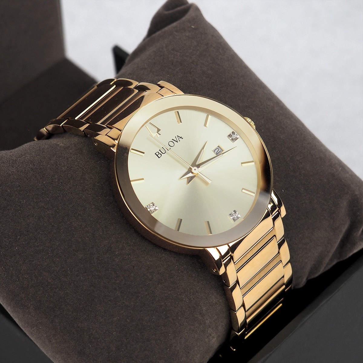 Bulova Futuro 97D115 Champagne Dial Gold-Tone Stainless Steel Men’s Watch 42mm