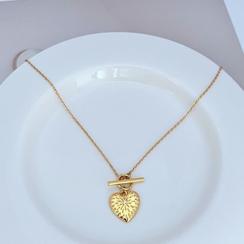 New Tory Gold Heart Pendant Necklace with Jewelry Pouch Size:47.5cm