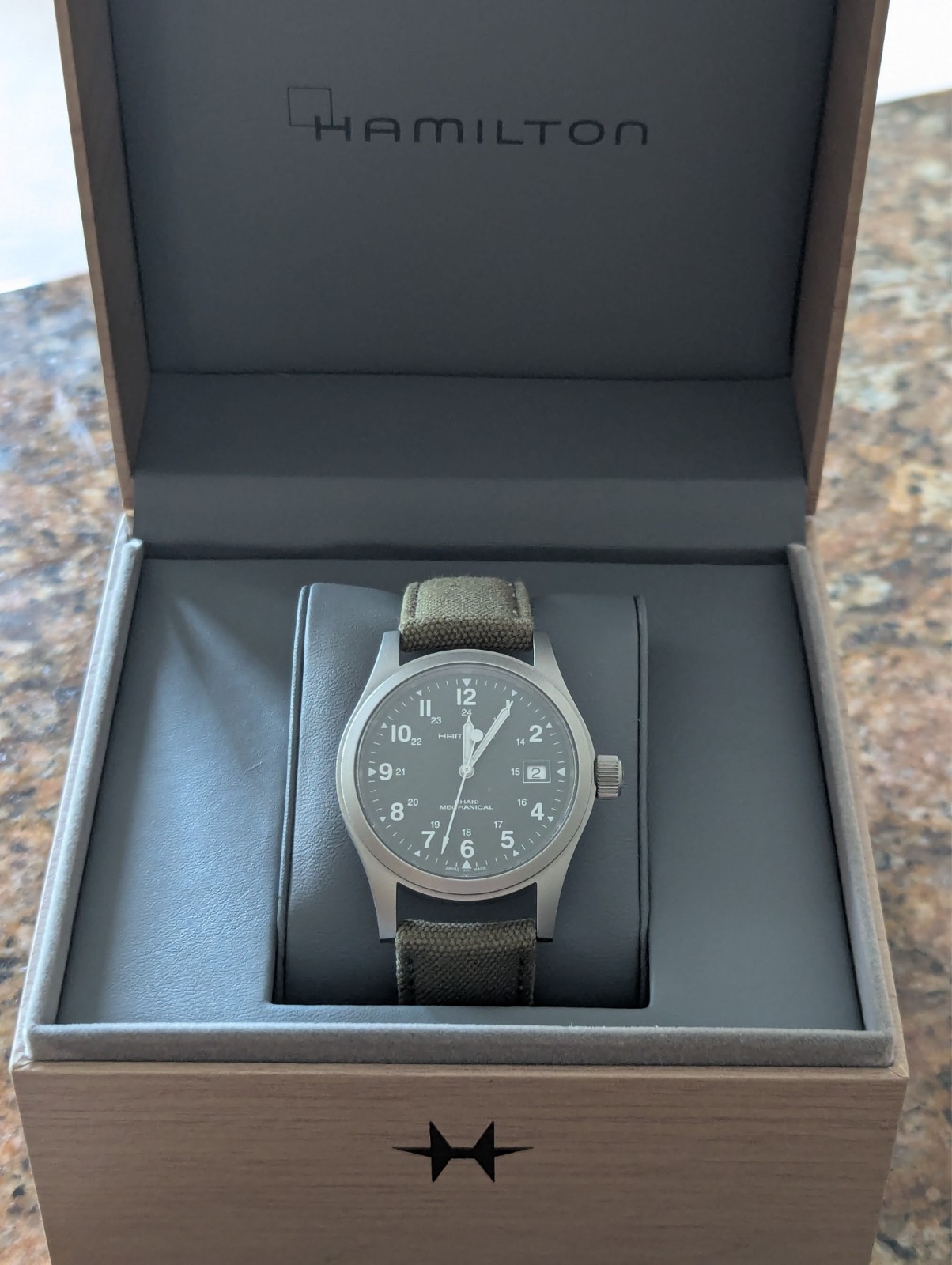 Hamilton Khaki Field Mechanical H69419363 Green ETA-2804 Date 38mm Complete Box