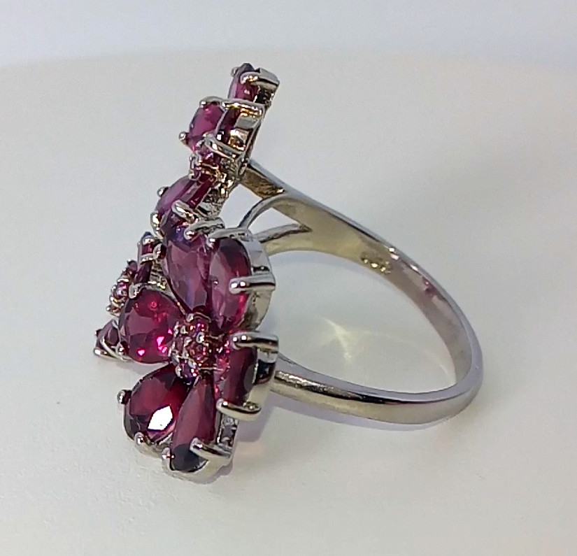 🔥🔥🔥Imposing Purple Rhodolite Garnet & Garnet Flower Ring in Silver & White Gold