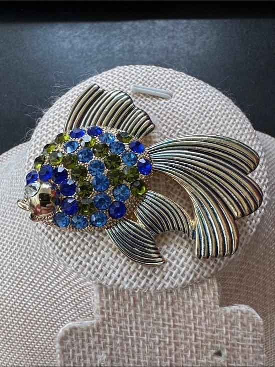 VTG Gold Tone Angel Fish Brooch Pin Blue & Green Rhinestones