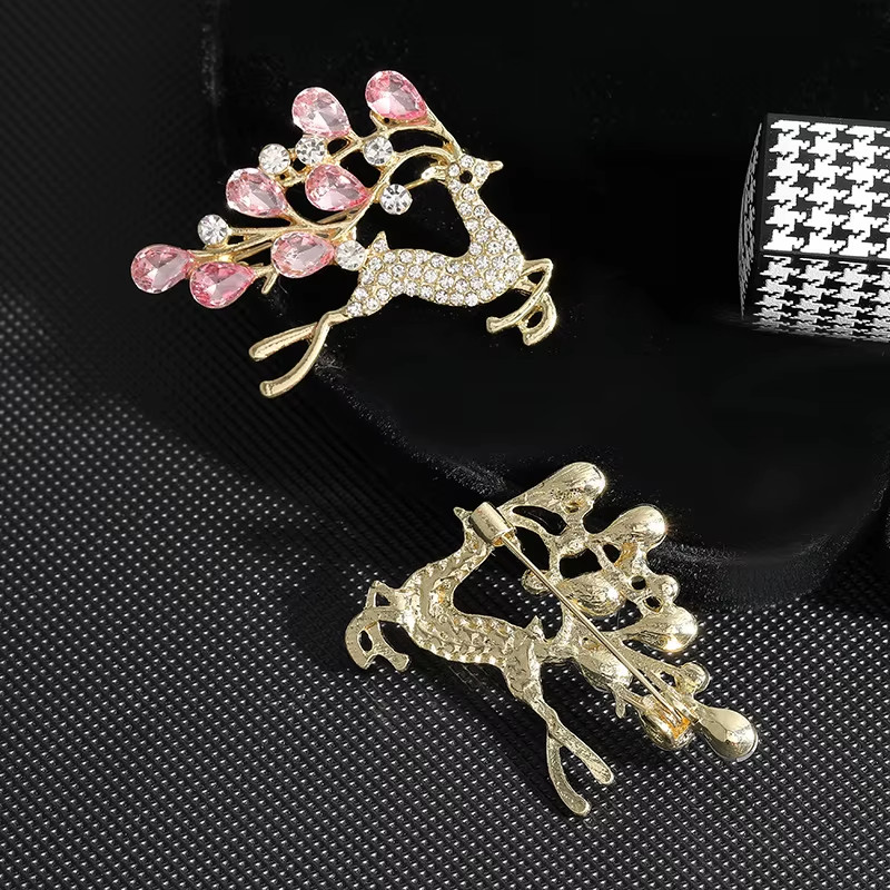 Retro Deer Brooch Pin Rhinestone Animal Jewelry Accessory Women Gift