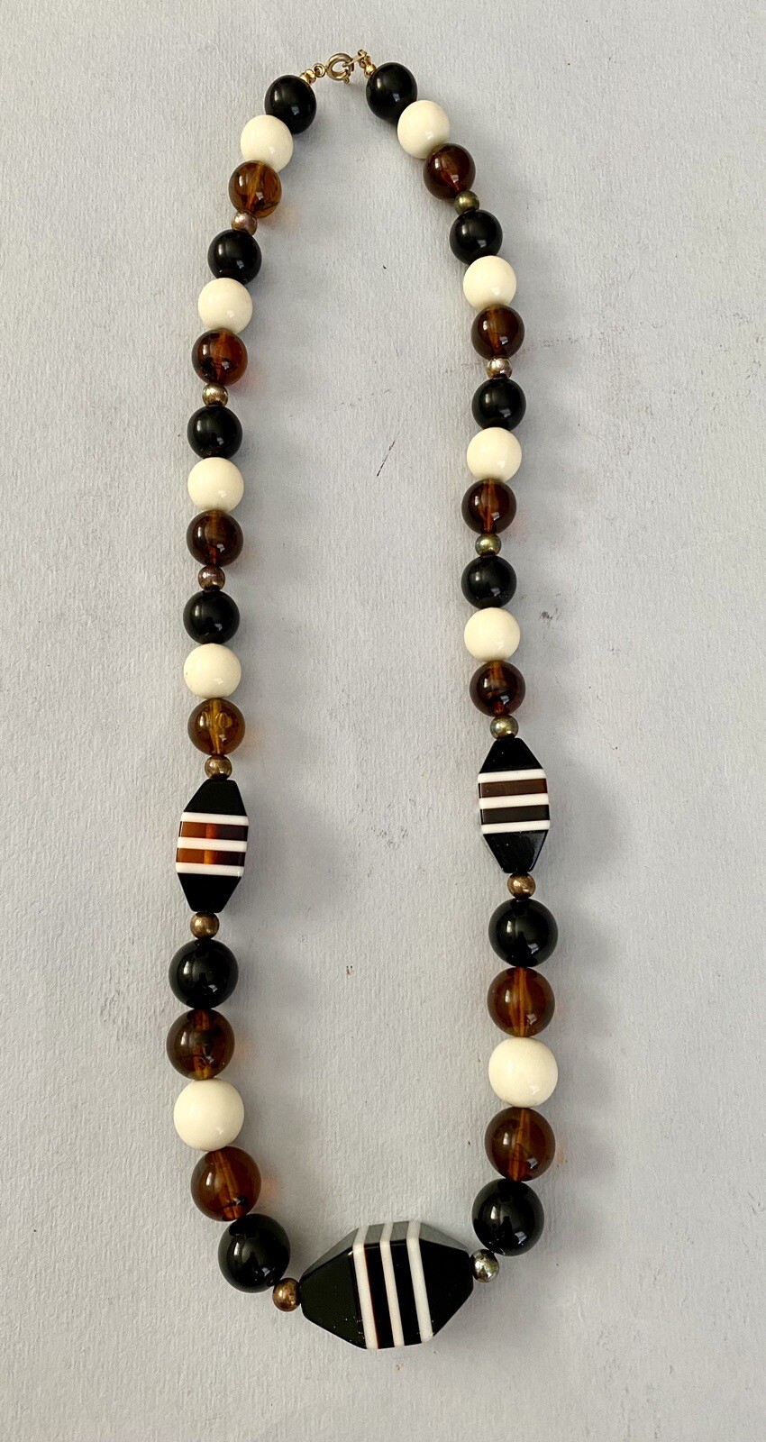 Vtg Tortoise Brown Black Ivory Chunky Abstract Lucite Plastic Beaded Necklace