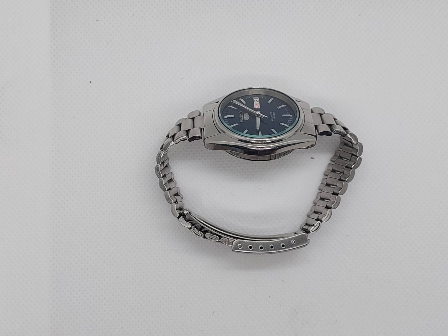 Vintage Seiko 5 Automatic Dark Blue Dial with Exhibition Caseback Mens Watch