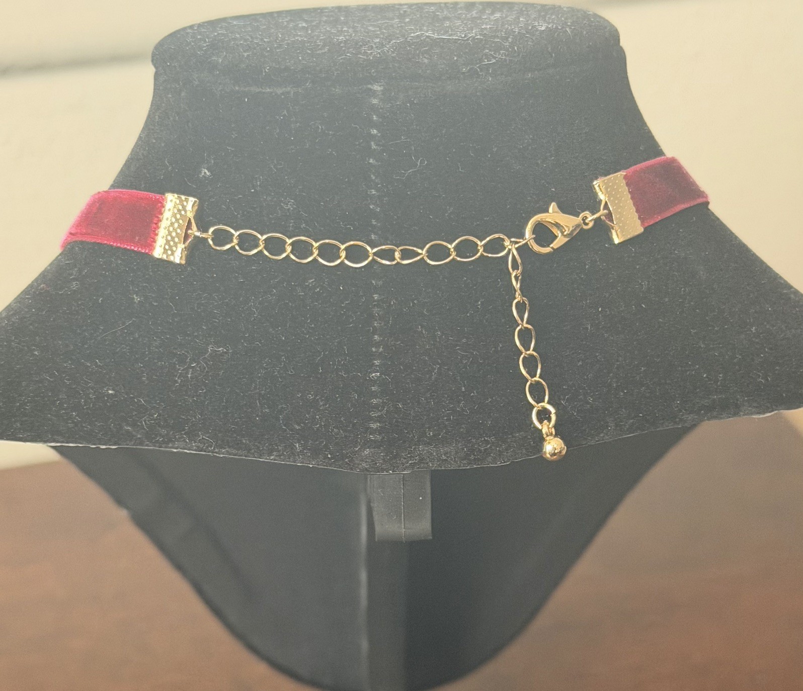Gold Tone Burgundy Wine Red Floral Design Statement Necklace 18-20 Inch Vintage