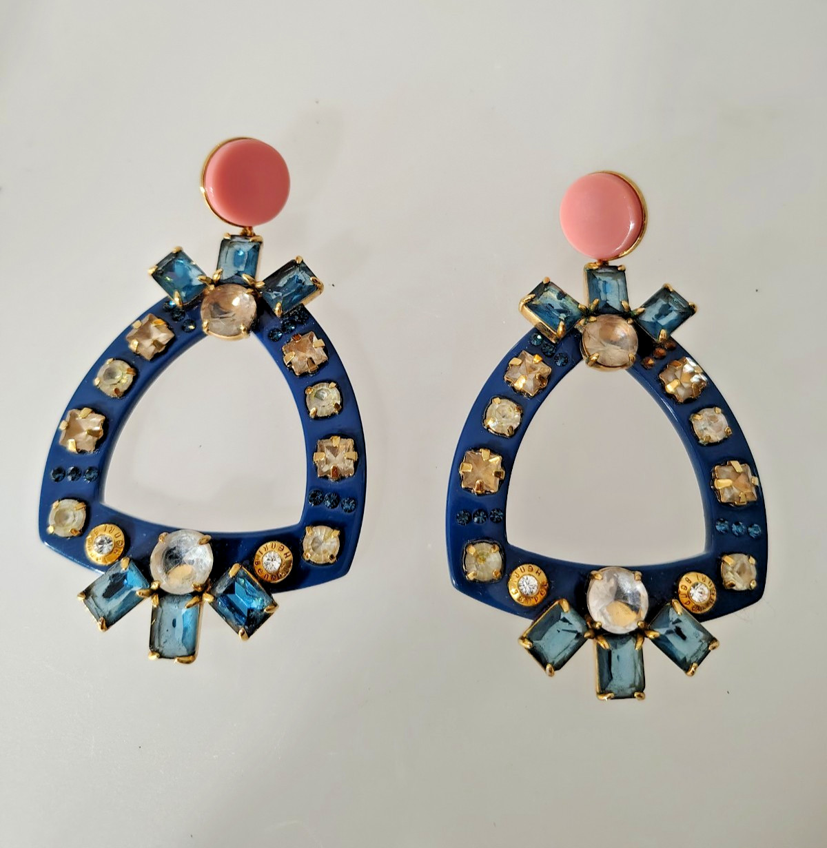 Beautiful and Elegant Henri Bendel earrings.