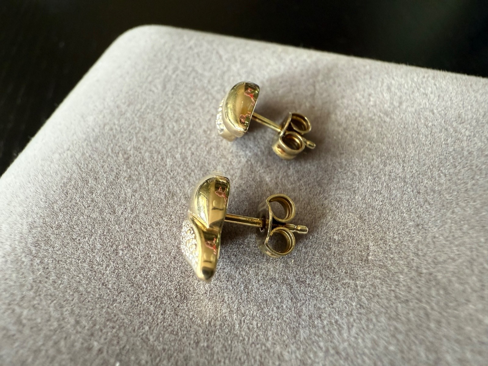 Stud earrings with 2 diamonds 585 Yellow gold