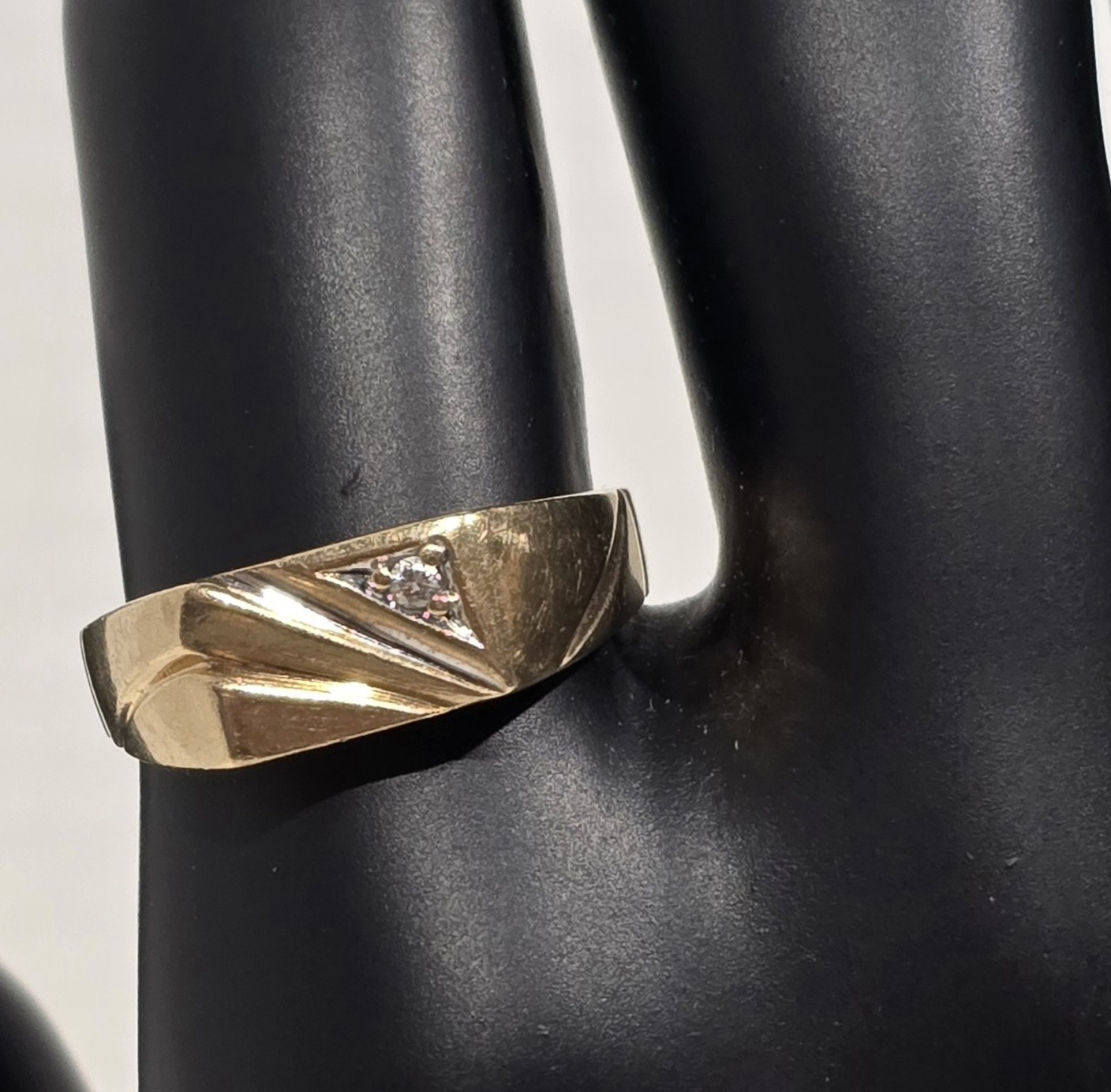 10K Yellow Gold Signet Ring – Size 12 – 21.5mm – 5.6 Grams