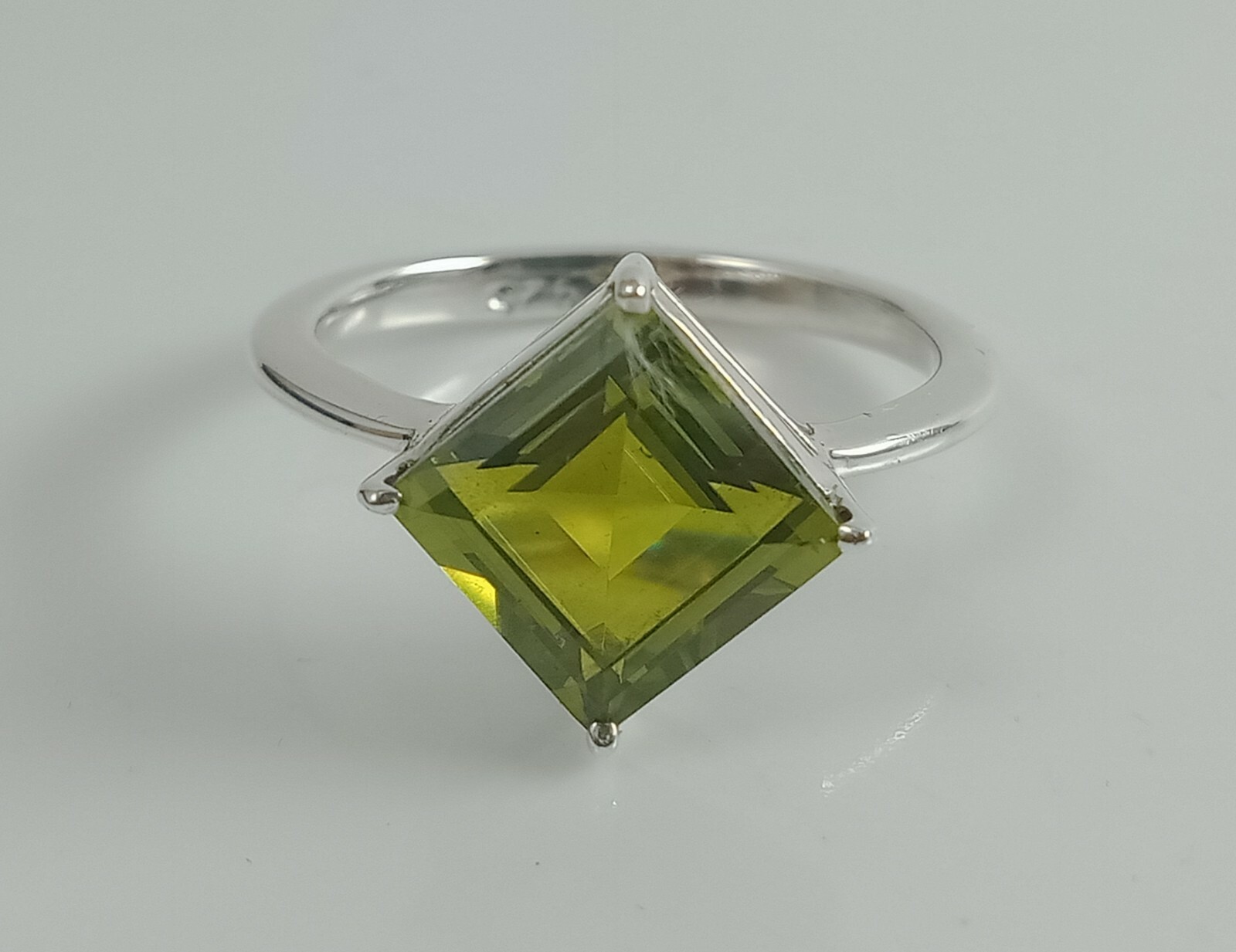 Gorgeous Zultanite Ring-Seven Color Changing Ring-Unique Zultanite Ring