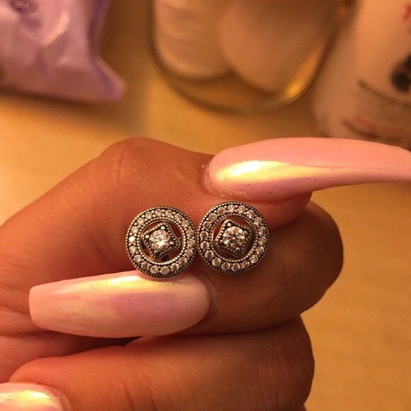 Brand New Genuine Pandora Silver Vintage Allure Stud CZ Earrings 290721CZ