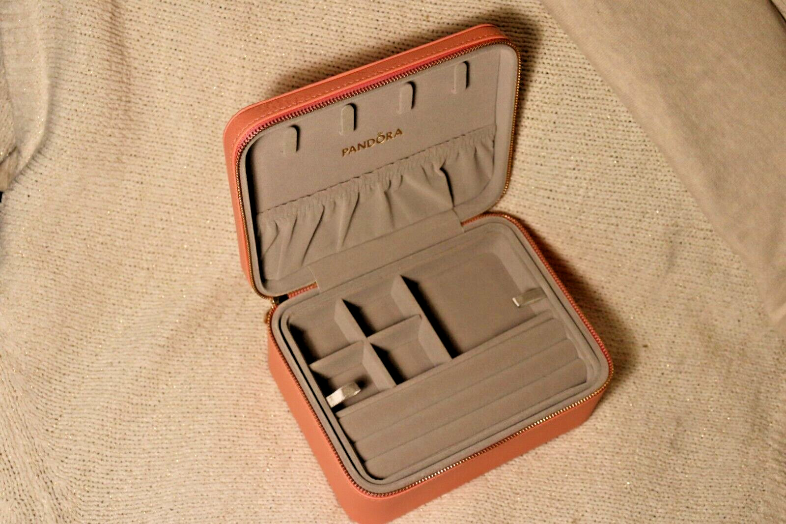 Pandora pink zippered jewelry travel case box organizer