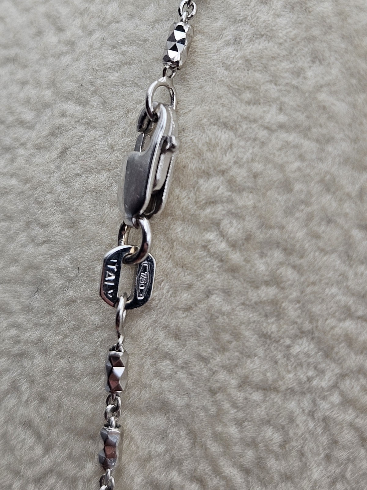 18K White Gold Diamond Cut Bead Chain Necklace Minimalist 18” Italy 1.6mm, 5.7gr