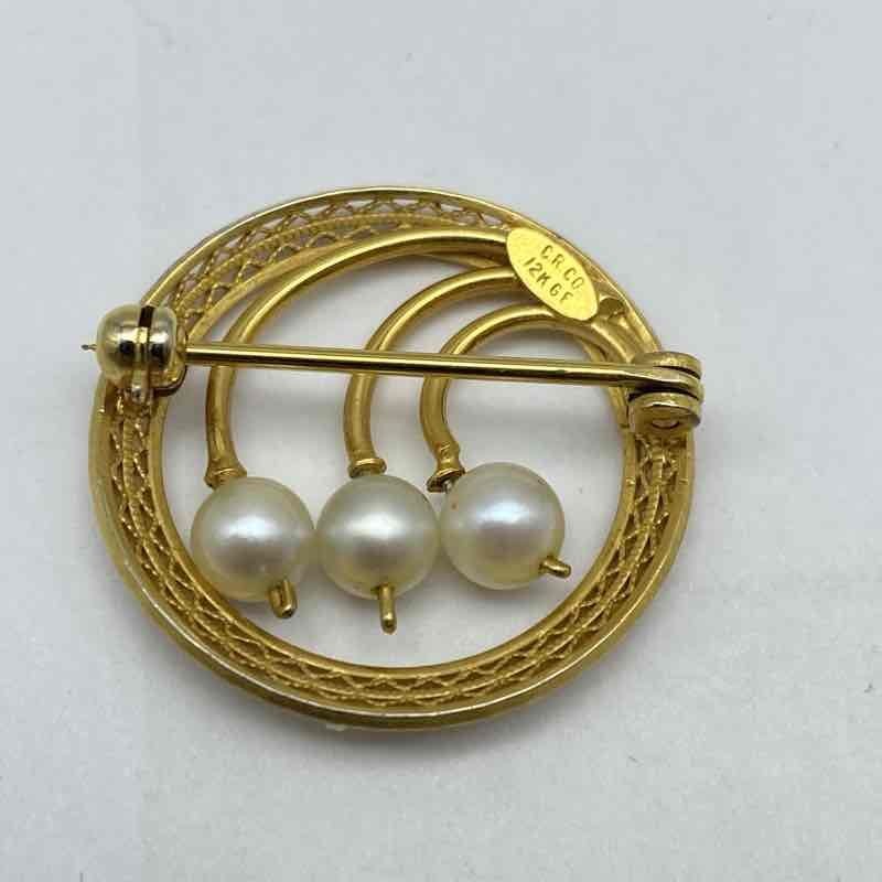 C.R. Co. Vintage 12K Gold Filled Freshwater Pearl Circle Brooch Pin 1″