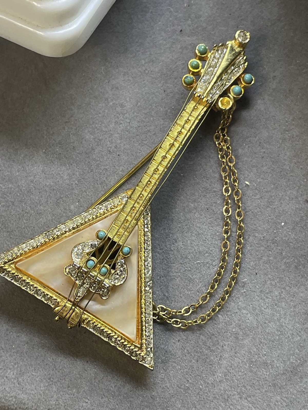 VTG R. MANDLE MOP Faux Turquoise Rhinestone Balalaika Guitar Pin Brooch Rare