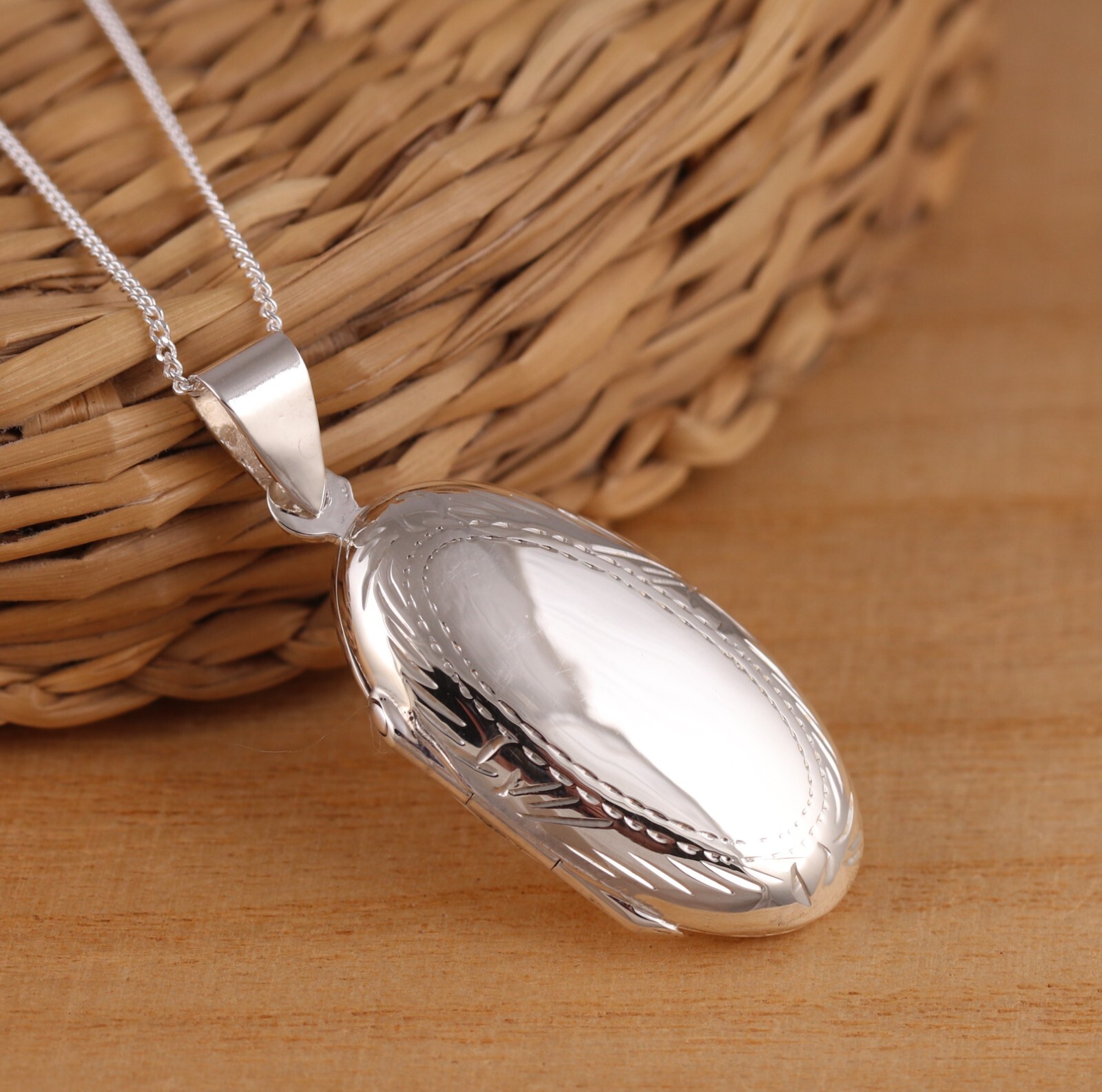 Solid 925 Sterling Silver Engraved Oval Photo Locket Pendant Necklace Chain Box