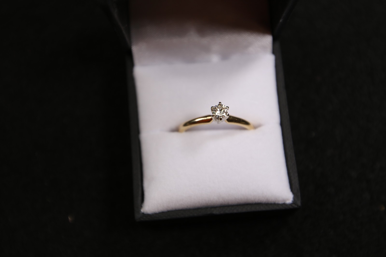 CF Engagemnet Diamond Ring .20 Carat 14K Yellow Gold 2.4 Grams .20 TCW Sz 9 F/S