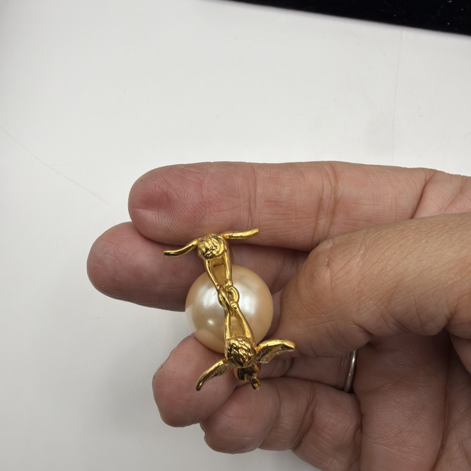 Pendant Vintage Goldtone Large Faux Pearl with 2 Cherubs – 1.25” x 1.25”